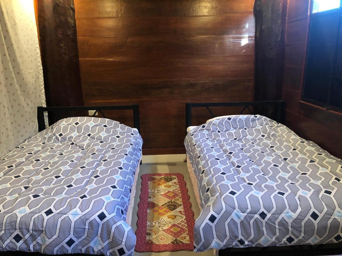 188 Teak House บ้านต้นสัก チエンマイ エクステリア 写真